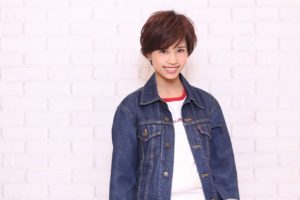 ボリュームが気になる貴女へ！！ どの年齢の方にもアレンジできるフェミニンショート
お手入れが簡単なソフトウェーブが大人の女性を演出♪♪